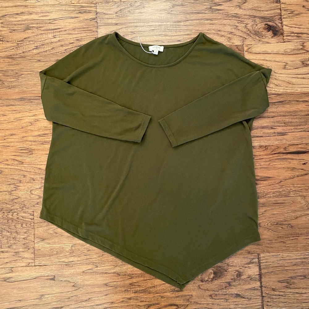 Umgee Sharkbite Hem Top Women Small Olive Green Long Sleeve Oversized Scoop Neck